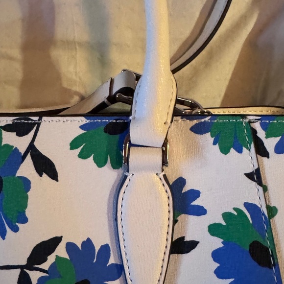 Kate Spade Rare Find Satchel (zipper closure) and Shoulder or Crossbody Bag. - Picture 3 of 16